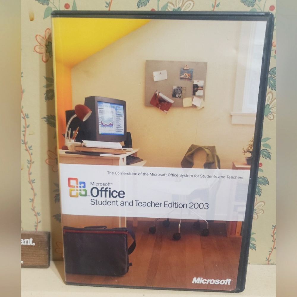 Microsoft Office Student and Teacher Edition 2003 With Product Key Pre-owned